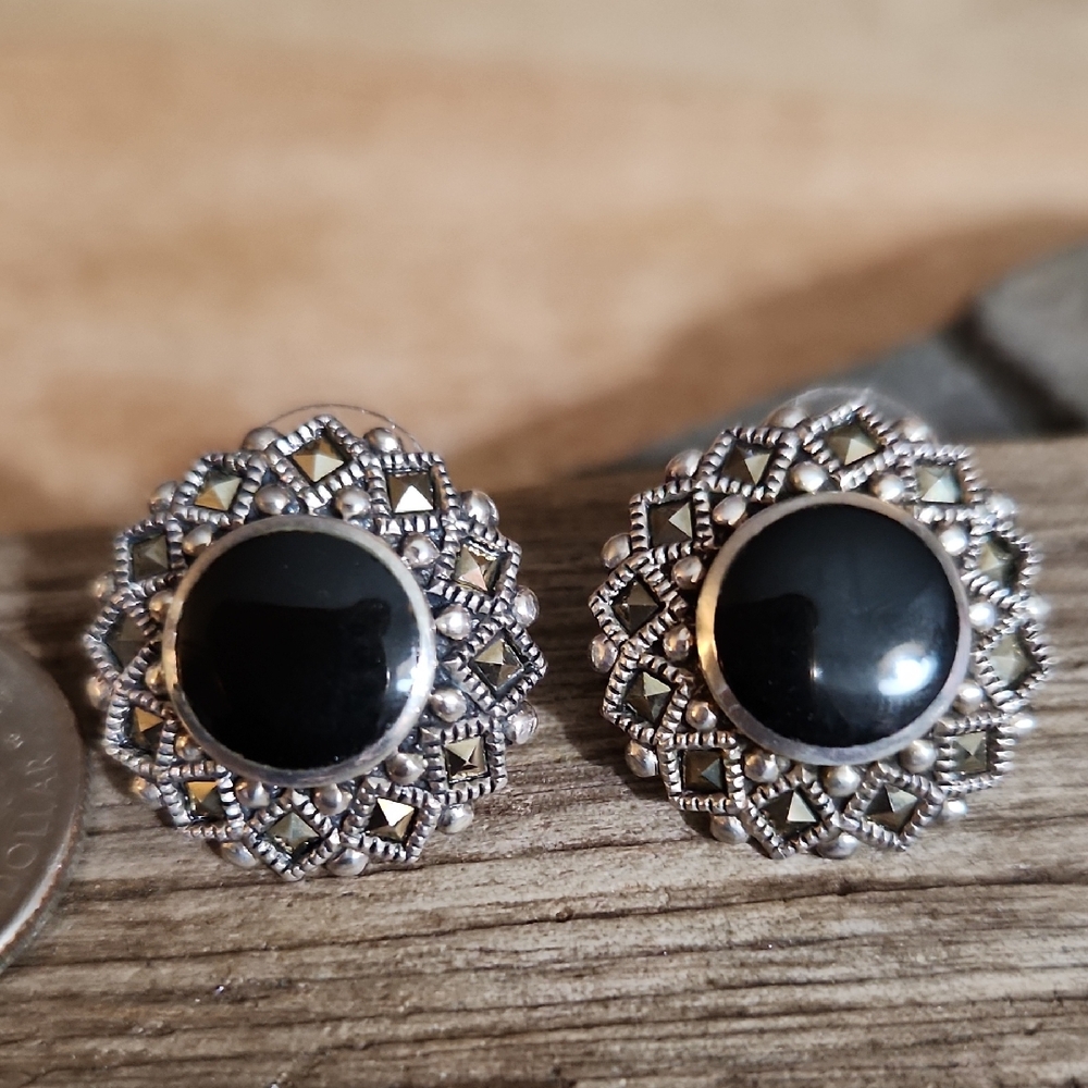 Sterling Silver And Onyx Button Earrings.  EUC